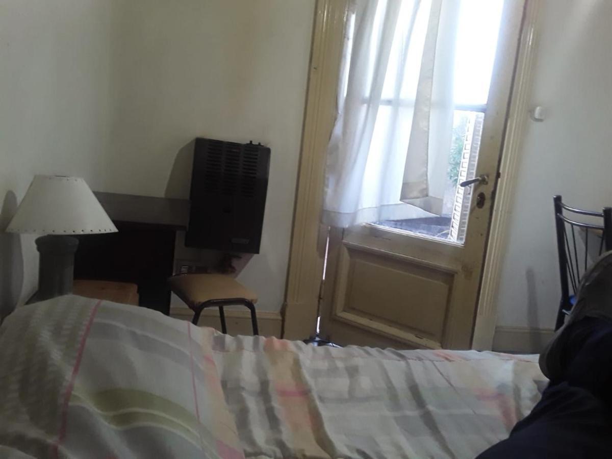 Habitac Indiv Casa De Familia, Flores Buenos Aires Kültér fotó